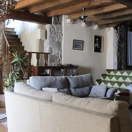 Can Vila Country house